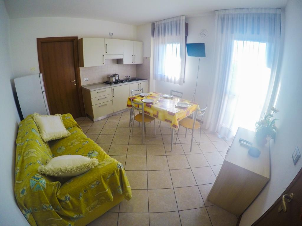 Residence Mediterraneo - Agenzia Cocal Caorle Szoba fotó