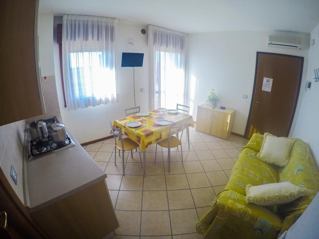 Residence Mediterraneo - Agenzia Cocal Caorle Szoba fotó